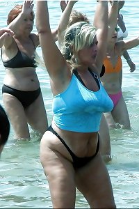 plumper matures and grandmas at the beach 490