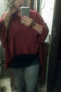 plump sensual babe slips her palm down her curvy body