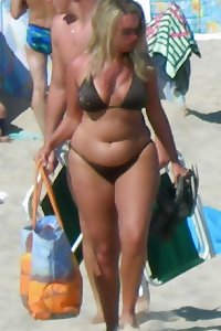 curvaceous sweethearts in beach