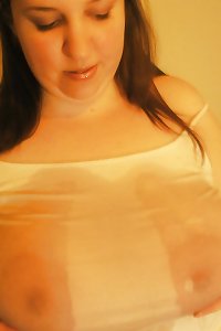 voluptuous young girl enjoying rubdown